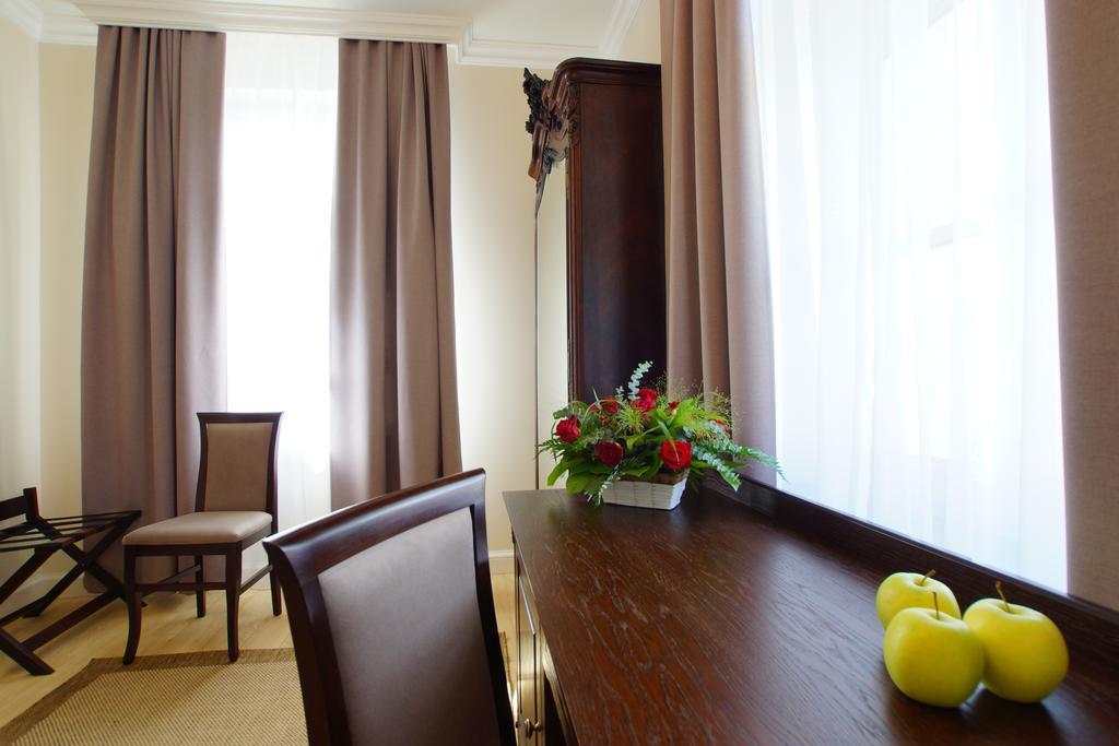 Villa La Pierre Strzegom Pokoj fotografie
