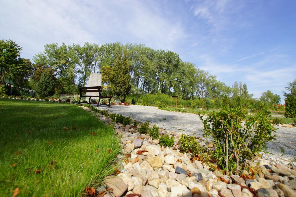 Villa La Pierre Strzegom Exteriér fotografie